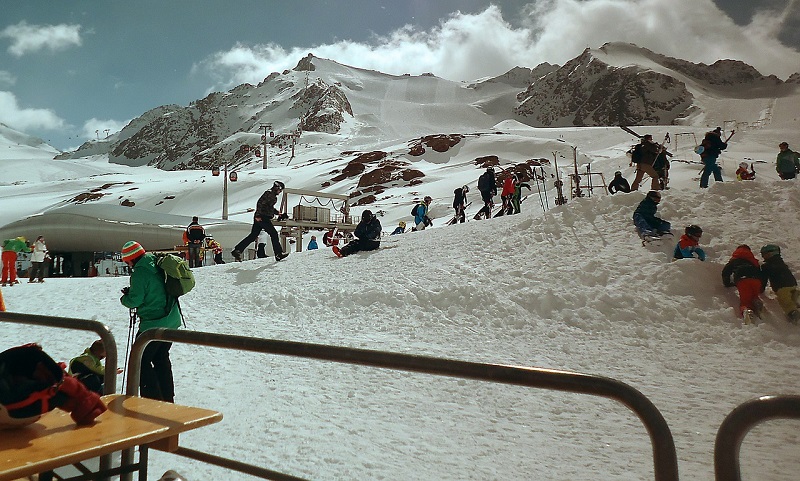 滑雪场.jpg 滑雪场.jpg